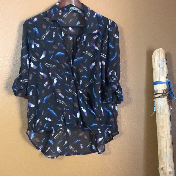 Love Stitch Tops - 🌻Love Stitch Black Sheet Feather Crossover Top